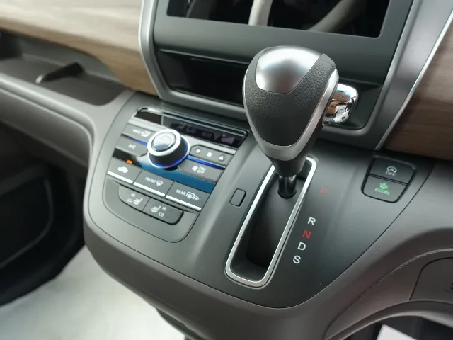 フリード(ホンダ)G  LEDヘッドライト登録済未使用車 21