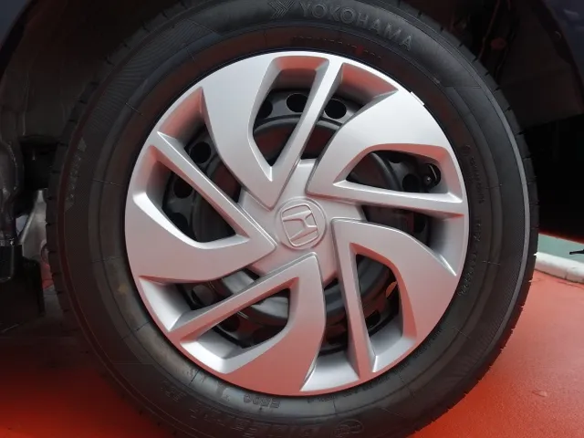 フリード(ホンダ)G  LEDヘッドライト登録済未使用車 4