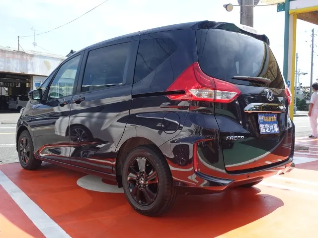 フリード(ホンダ)G BLACK STYLE登録済未使用車 2