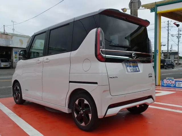 ルークス(ニッサン)ハイウェイスターX 両側PSD 快適パックＡ届出済未使用車 2