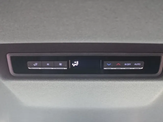 ノア(トヨタ)ハイブリッドS-Z プロジェクター式LED DVD登録済未使用車 6