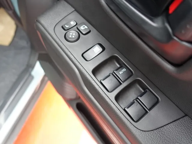 ハスラー(スズキ)ハイブリッドG ACCレス ダムド クラシコ エクステリア+ホイールセット届出済未使用車 11