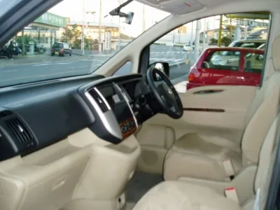 セレナ(ニッサン)20G中古車 3