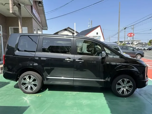 デリカD:5(三菱)Ｐ 7人 ナビ取付PKGⅡ+後席モニター取付PKG 登録済未使用車 11