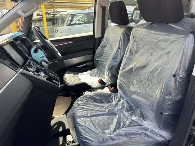 デリカD:5(三菱)Ｐ 7人 ナビ取付PKGⅡ+後席モニター取付PKG 登録済未使用車 3