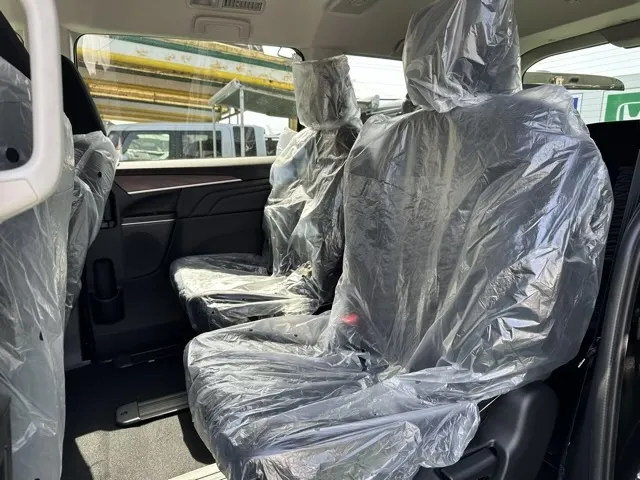デリカD:5(三菱)Ｐ 7人 ナビ取付PKGⅡ+後席モニター取付PKG 登録済未使用車 4