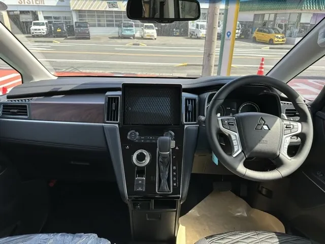 デリカD:5(三菱)Ｐ 7人 ナビ取付PKGⅡ+後席モニター取付PKG 登録済未使用車 5