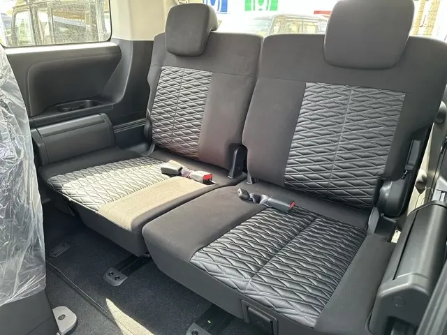 デリカD:5(三菱)Ｐ 7人 ナビ取付PKGⅡ+後席モニター取付PKG 登録済未使用車 7