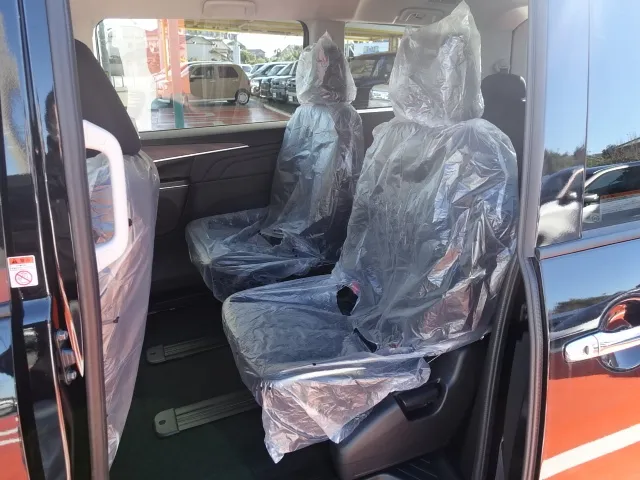 デリカD:5(三菱)Ｐ 7人 ナビ取付PKGⅡ+後席モニター取付PKG 登録済未使用車 4