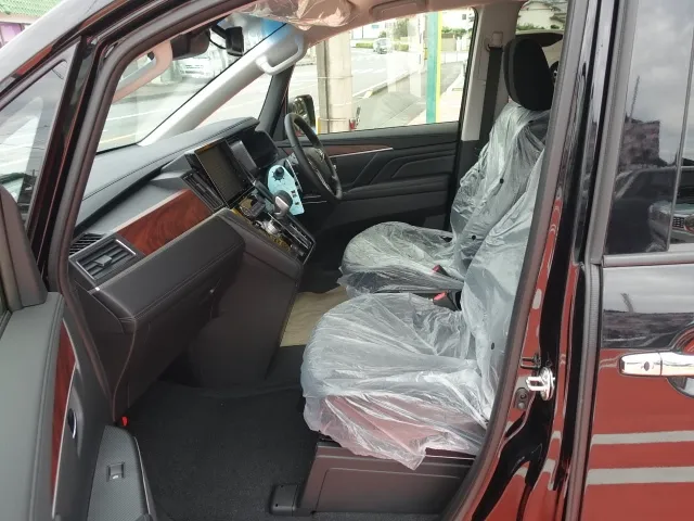 デリカD:5(三菱)Ｐ 8人 ナビ取付PKGⅡ オートステップ付登録済未使用車 3