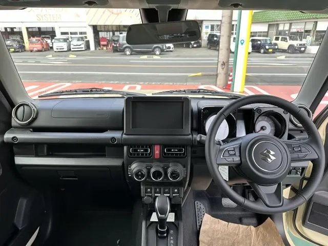 ジムニー(スズキ)XC ＡＴ車 オリジナルグリル＆バンパー登録済未使用車 18
