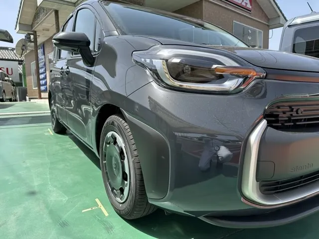 シエンタ(トヨタ)ハイブリッドZ 5人乗り 10.5インチDオーディオ登録済未使用車 25