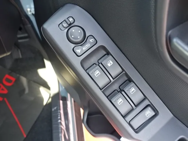 タフト(ダイハツ)X　純正ナビ付届出済未使用車 12