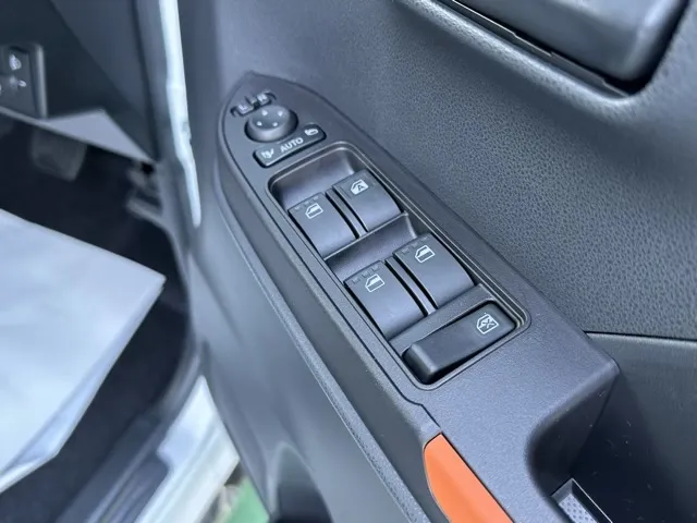 タント(ダイハツ)ファンクロス パノラマUGP届出済未使用車 13