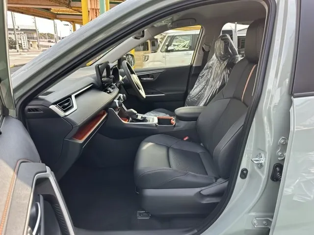 ＲＡＶ４(トヨタ)アドベンチャー4WD登録済未使用車 3