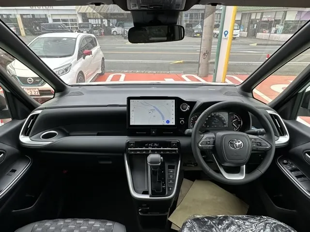 ヴォクシー(トヨタ)S-Z 7人 10.5Dオーディオ プロジェクター式LED DVD登録済未使用車 11