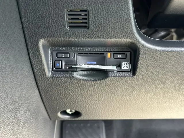 ヴォクシー(トヨタ)S-Z 7人 10.5Dオーディオ プロジェクター式LED DVD登録済未使用車 24