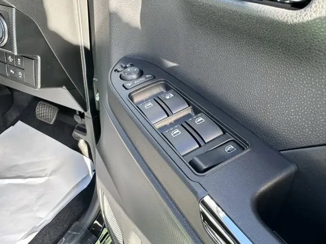 タント(ダイハツ)X  パノラマUGP  バイザー付き届出済未使用車 12