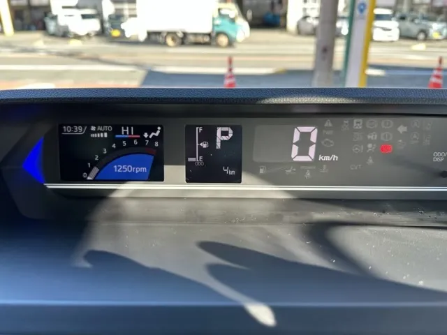 タント(ダイハツ)X  パノラマUGP  バイザー付き届出済未使用車 21