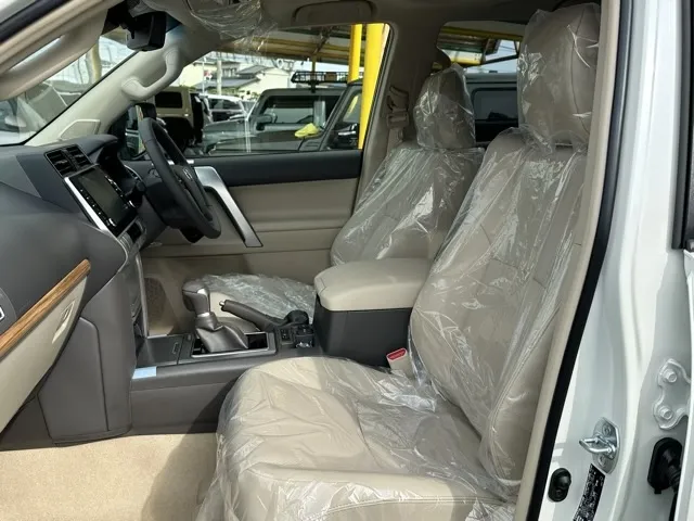 ランドクルーザープラド(トヨタ)TX Lパッケージ マットブラックエディション登録済未使用車 3