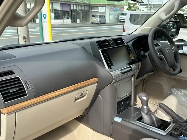 ランドクルーザープラド(トヨタ)TX Lパッケージ マットブラックエディション登録済未使用車 4
