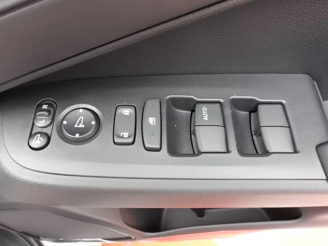 ヴェゼル(ホンダ)e：HEV　X未使用車展示無 12