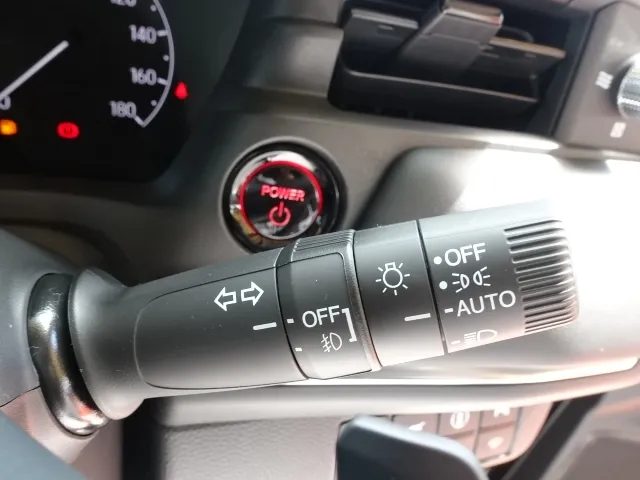 ヴェゼル(ホンダ)ｅ：ＨＥＶ Ｚ BSI 後退出庫サポートレス未使用車展示無 17