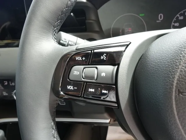 ヴェゼル(ホンダ)ｅ：ＨＥＶ Ｚ BSI 後退出庫サポートレス未使用車展示無 19