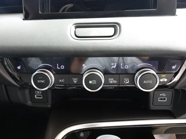 ヴェゼル(ホンダ)ｅ：ＨＥＶ Ｚ BSI 後退出庫サポートレス未使用車展示無 21