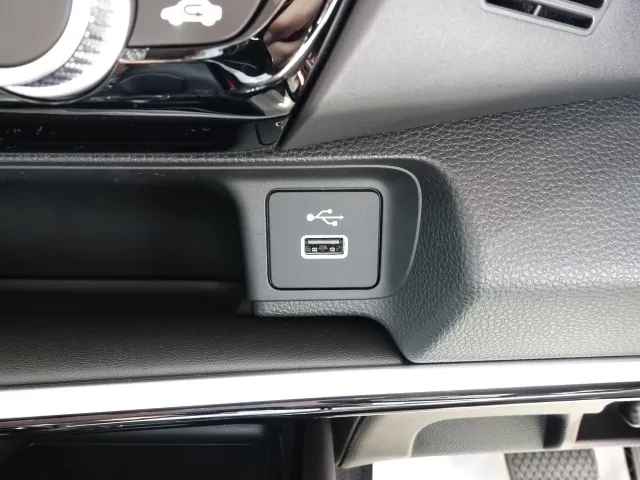 ヴェゼル(ホンダ)ｅ：ＨＥＶ Ｚ BSI 後退出庫サポートレス未使用車展示無 23