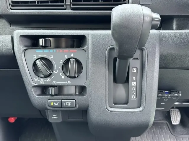 未使用 新車外し 2018 ダイハツ ハイゼット カーゴ ラジオ 小物入れ 未使用 新車外し 2018 ダイハツ ハイゼット カーゴ ラジオ 小物