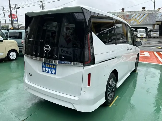 セレナ(ニッサン)ハイウェイスターV アラウンドビューモニター登録済未使用車 12