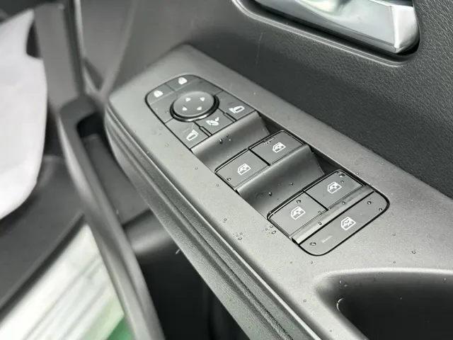 セレナ(ニッサン)ハイウェイスターV アラウンドビューモニター登録済未使用車 14