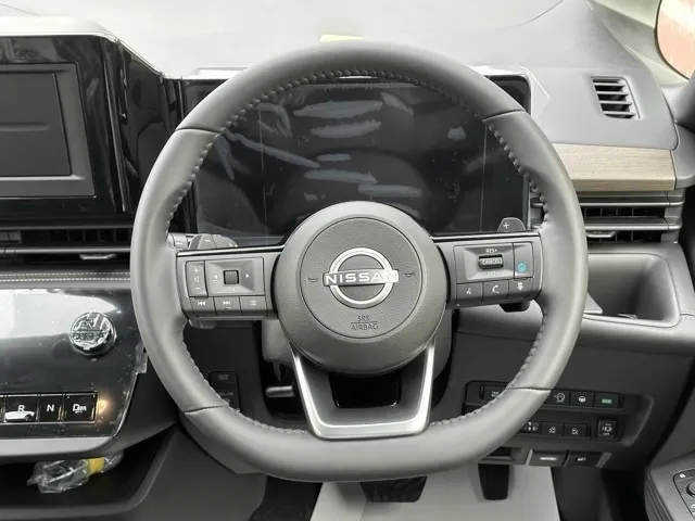 セレナ(ニッサン)ハイウェイスターV アラウンドビューモニター登録済未使用車 7