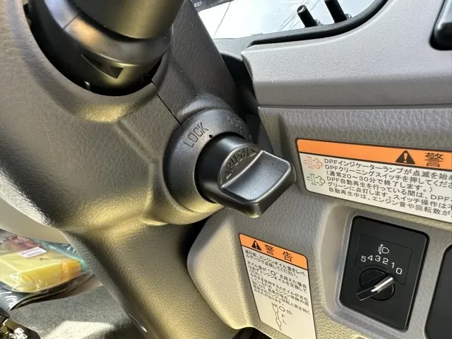 キャンター(三菱)三転ダンプ ３ｔ登録済未使用車 19