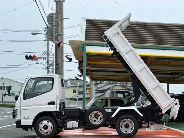 キャンター(三菱)三転ダンプ ３ｔ登録済未使用車 1