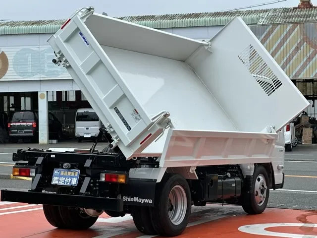 キャンター(三菱)三転ダンプ ３ｔ登録済未使用車 4