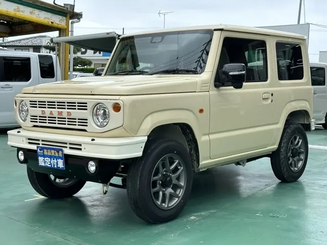 ジムニー(ダムド)XC リトルB WHITE EDITION届出済未使用車 1