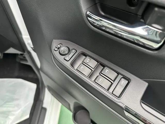 タント(ダイハツ)RS パノラマUGP 純正ナビ付届出済未使用車 15