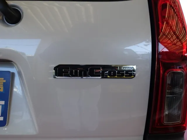 タント(ダイハツ)ファンクロスターボ  パノラマUGP届出済未使用車 12