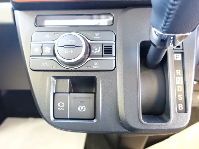 タント(ダイハツ)ファンクロスターボ  パノラマUGP届出済未使用車 22