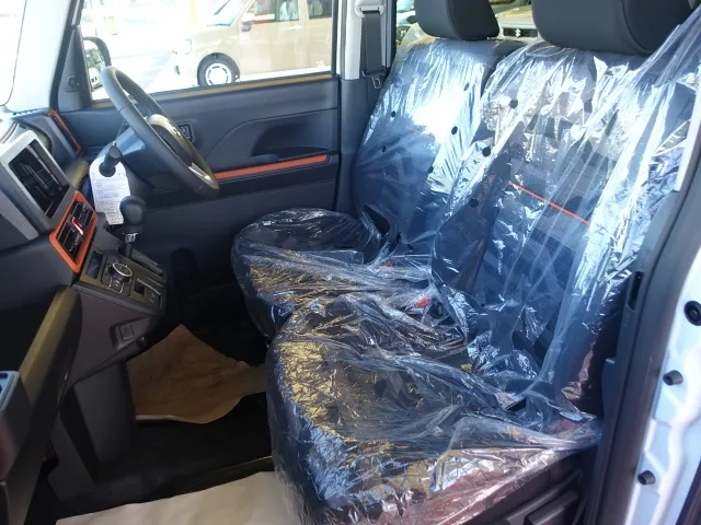 タント(ダイハツ)ファンクロスターボ  パノラマUGP届出済未使用車 4