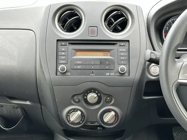 ノート(ニッサン)Ｘ中古車 9