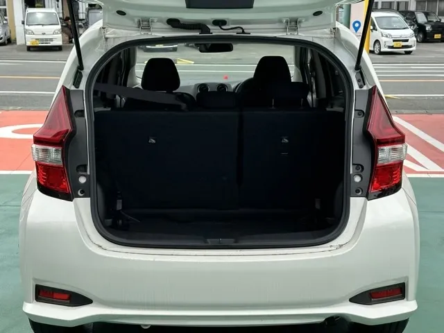 ノート(ニッサン)Ｘ中古車 10