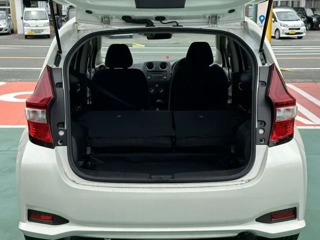 ノート(ニッサン)Ｘ中古車 11