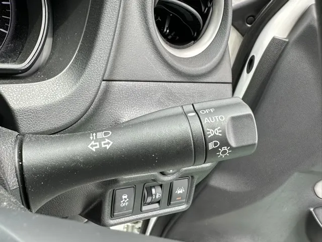 ノート(ニッサン)Ｘ中古車 16