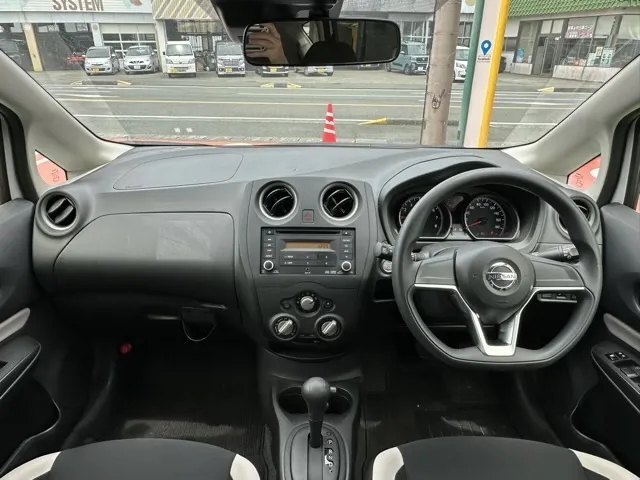 ノート(ニッサン)Ｘ中古車 6