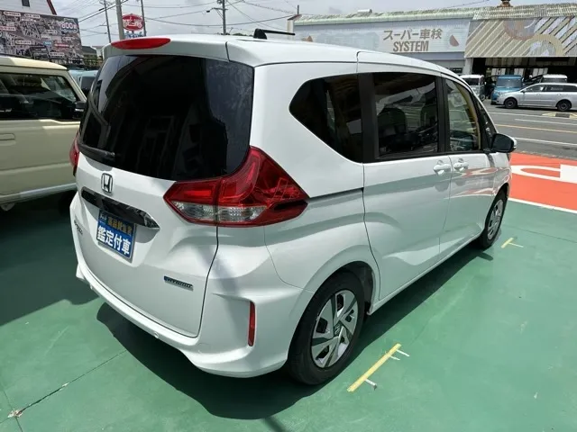 フリード(ホンダ)ハイブリッドG登録済未使用車 11