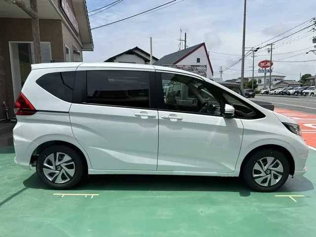 フリード(ホンダ)ハイブリッドG登録済未使用車 12
