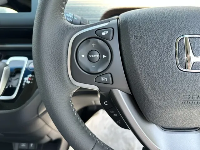 フリード(ホンダ)ハイブリッド クロスター登録済未使用車 15